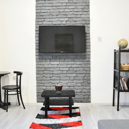 Modern & Historic Apartment Bratislava Eksteriør bilde